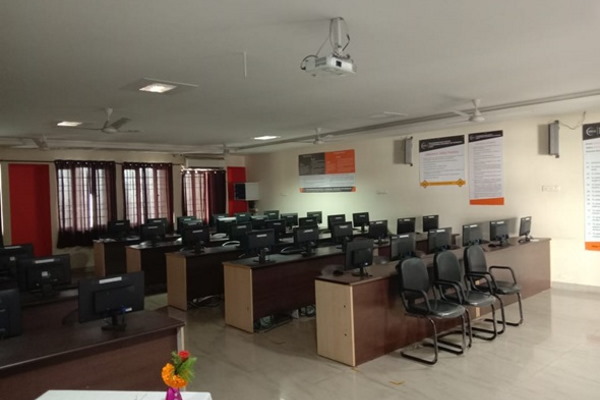 Computer Lab-1, SSIPMT, Raipur